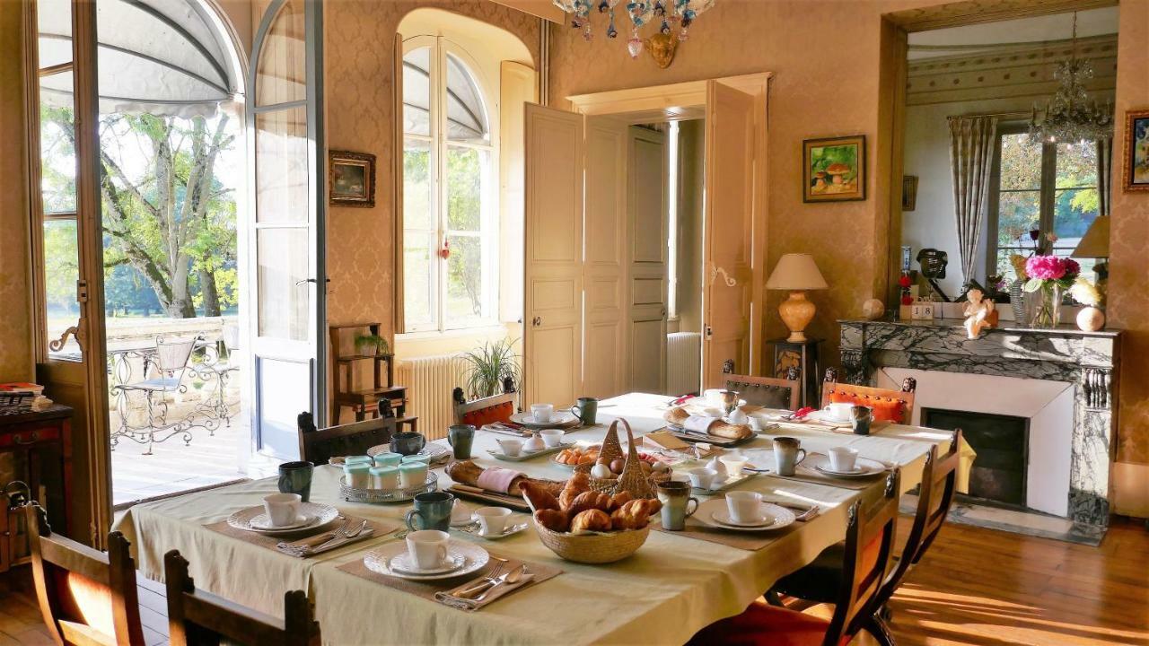 B&B Chateau De Preuil Vallenay ภายนอก รูปภาพ